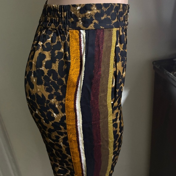 KOBI HALPERIN Women’s Aria Side-Stripe Animal-Print Cropped Pants - Picture 8 of 14